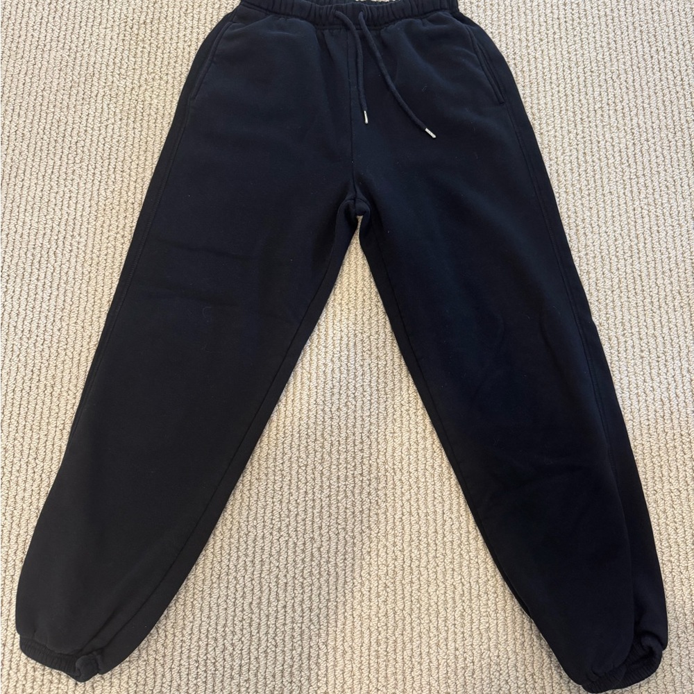 Old Navy Women’s Black Cuffed Sweatpants